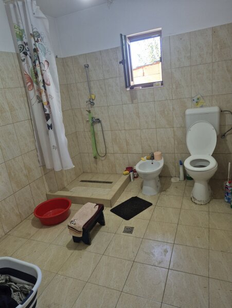 Domnesti, zona Craitei, Foisorului, casa individuala parter,